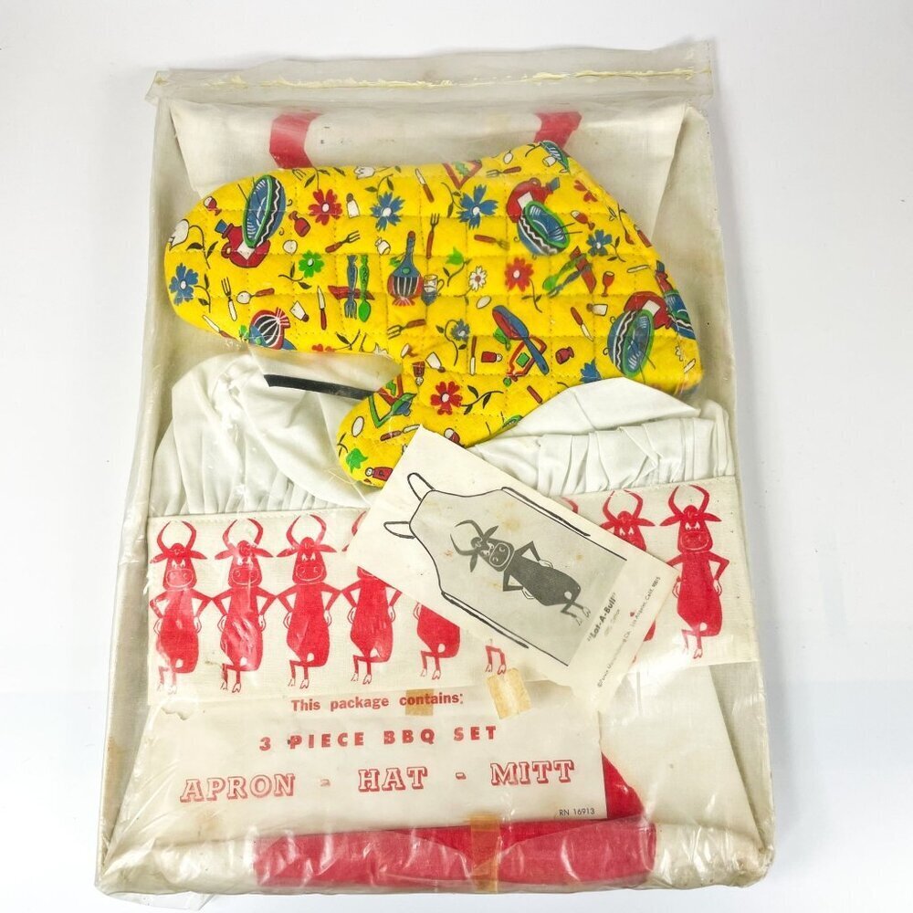 Vtg Parvin BBQ Set Apron Hat Mitt Cow Bull Print Lot-A-Bull Chefs Gift Cooking
